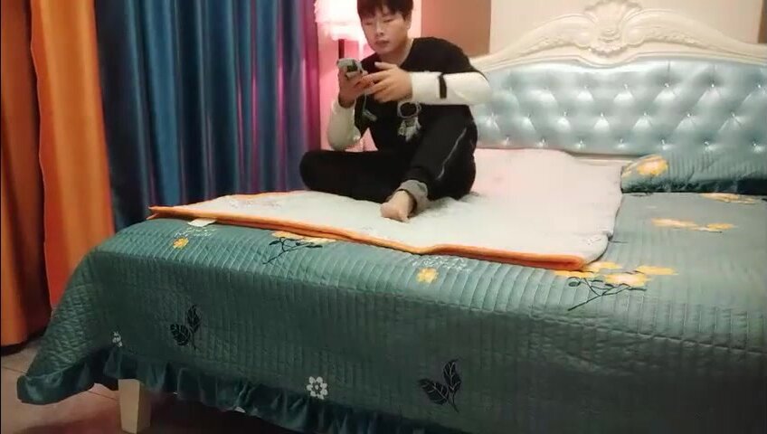 【精品国产乱伦系列】校花级美少女跟表哥乱伦全裸啪啪做爱，漂亮小嫩逼，危险期没有内射